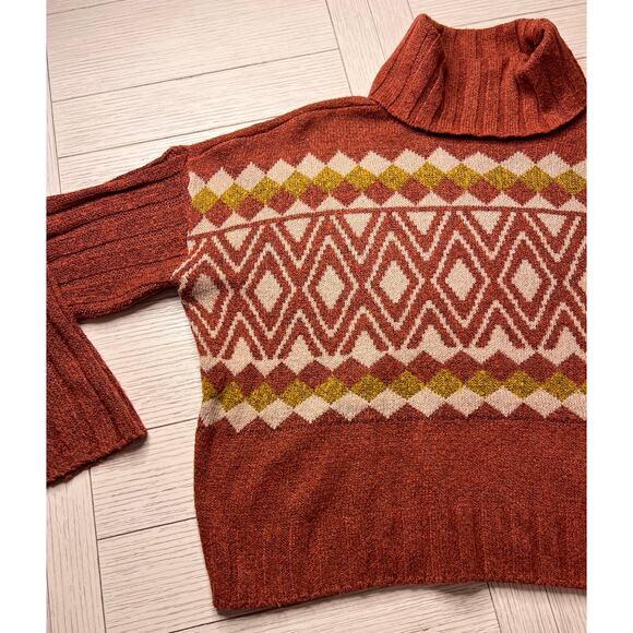 So ladies cropped boxy turtleneck poly sweater w/‎ flare sleeves. Rust, cream XL - Picture 3 of 9